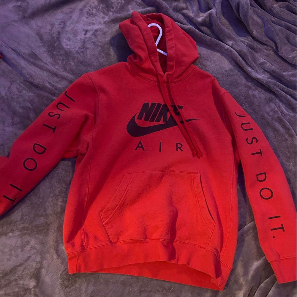 red nike hoodie❤️